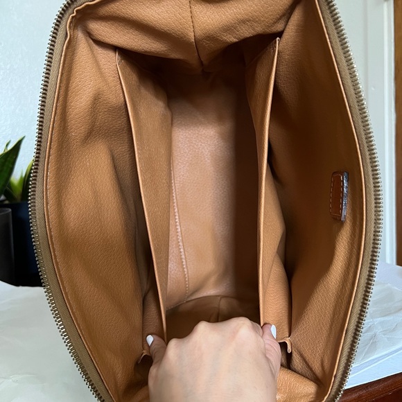 Authentic Celine in Macadam canvass brown clutch/large cosmetics case. - Picture 4 of 9